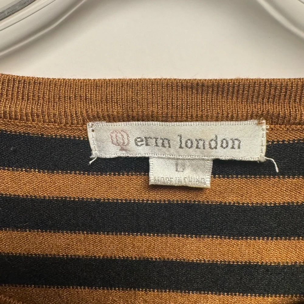 Black and Gold‎ Striped Long Sleeve Top